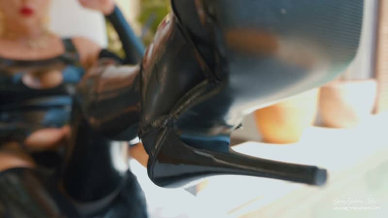 Young Goddess Kim - Training at the Temple (4K) 2