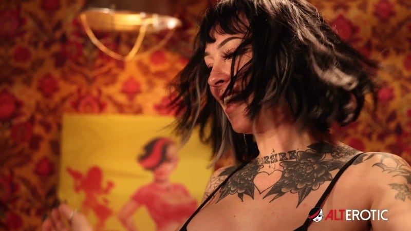 AltErotic 26/01/08 Millie Millz Teases The Camera Then Squirts All Over It FullHD 2