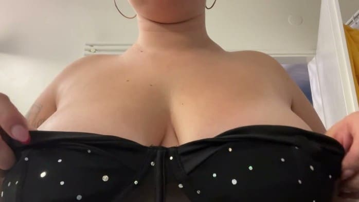Big Boobs Ready For New Year's Eve, Spitting 2