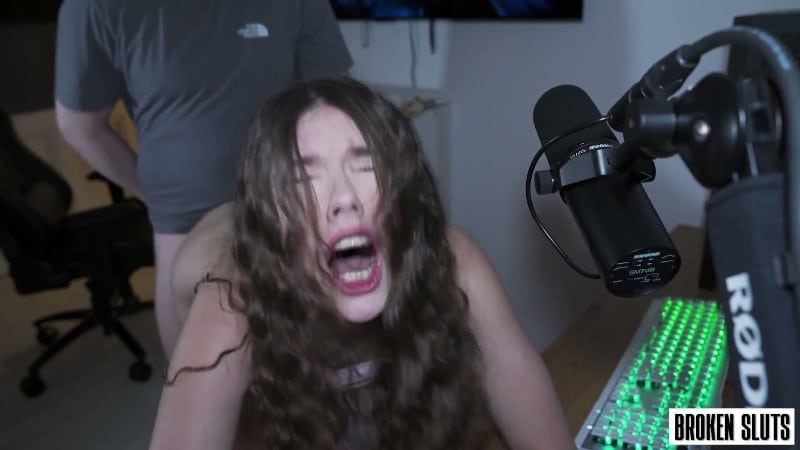 BrokenSluts 26/01/02 Princess Alice FullHD 4