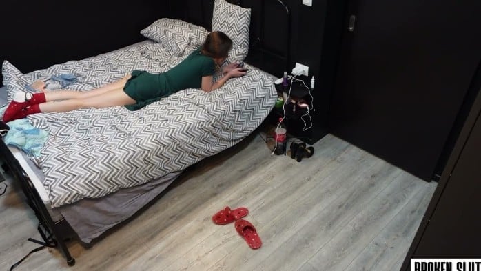 Brokensluts Jul-Dec 2025 Siterip 720p Aac X264-3x7z0p 3