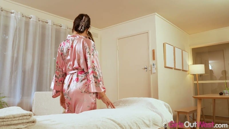 GirlsOutWest 26/01/03 Ruby Tuesday And Taylor Bee FullHD 26