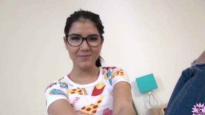 Heavyonhotties - The Girl Introduces Herself And Shows Off Her Facial Cum Shots - By 20-Agh 4