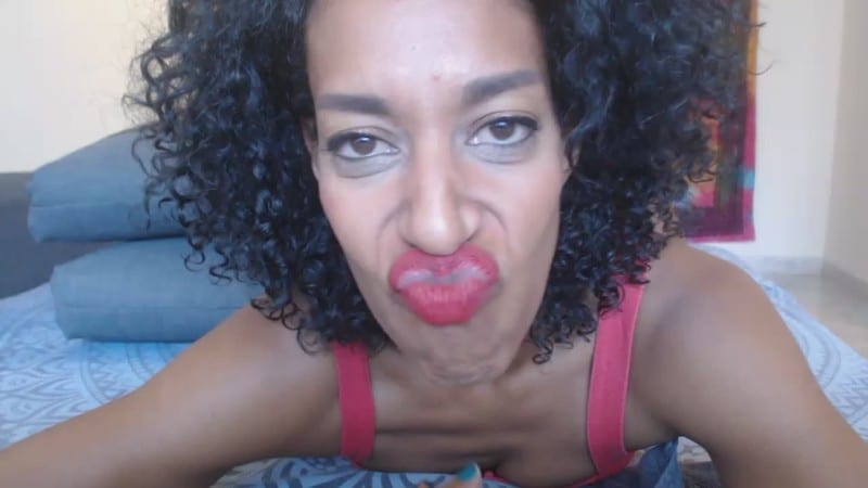 lip-sniffing-my-juicy-red-lips 2