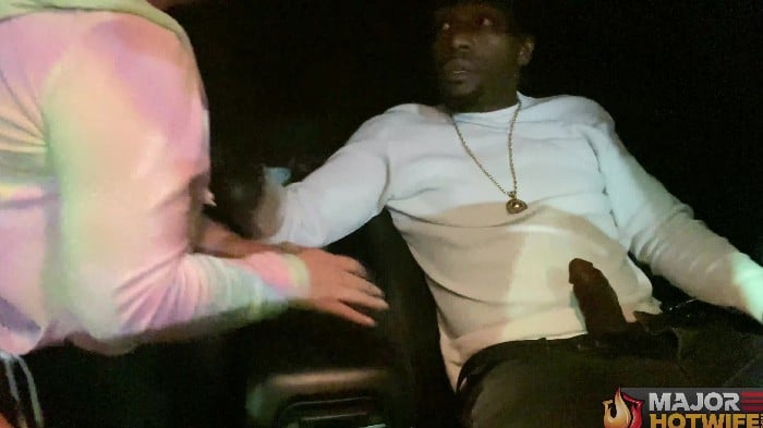 [MajorHotWife] Curvy Barbi - Jogging Hotwife Car Ride (2025 05 09) {2160p} 3