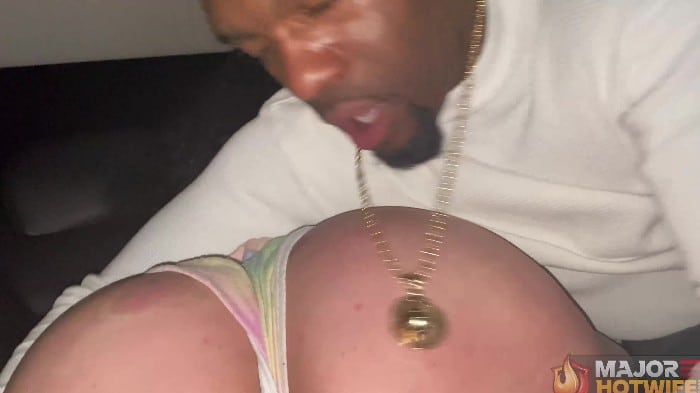 [MajorHotWife] Curvy Barbi - Jogging Hotwife Car Ride (2025 05 09) {2160p} 4