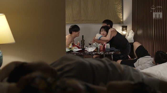 [MIDA-458] Graduation Trip Ntr: Girlfriend Indulges In Last College Vacation, Fucked All Night By Local Pickup Playboys - Kira Kisei 2