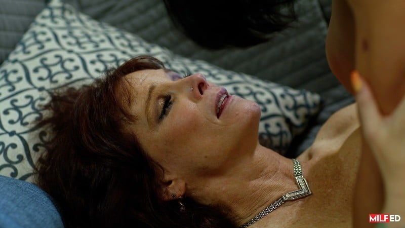 Milfed 24 10 03 Syren De Mer Mommy Needs Cock 4k 4