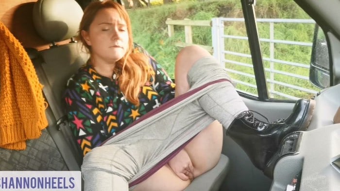 [ManyVids] Shannon Huxley - Risky Public Dildo Fuck [1080p] 1