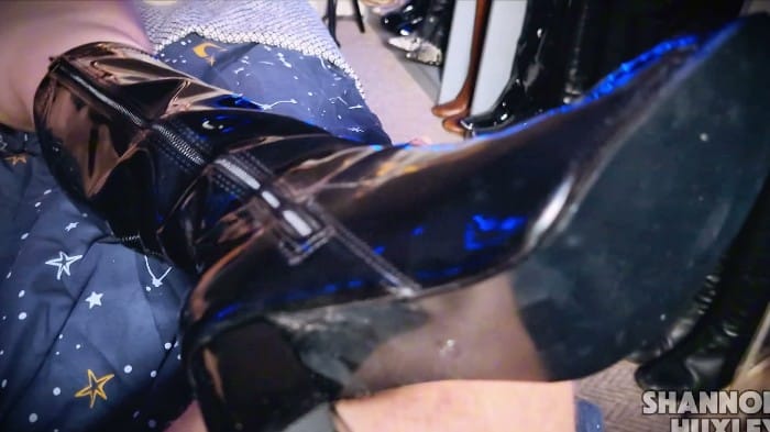 [ManyVids] Shannon Huxley - Gogo Boot Slut Squirts Everywhere [1080p] 3