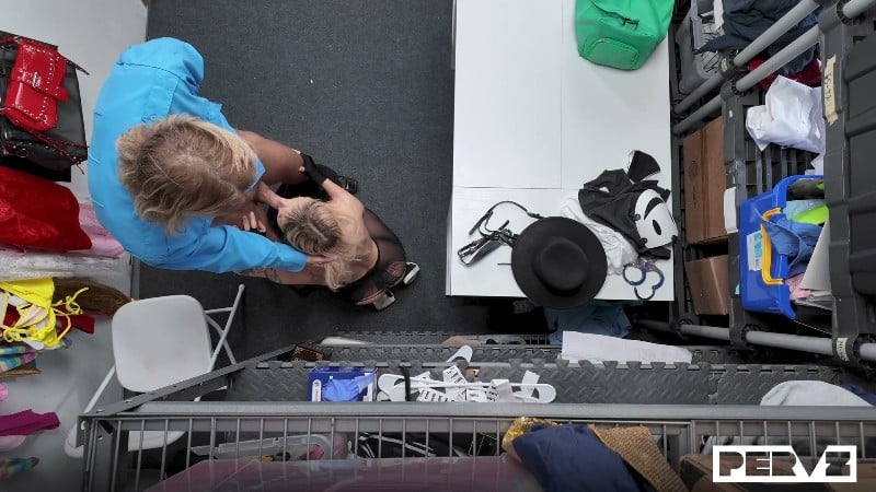 [Shoplyfter | TeamSkeet] 26/01/10 Hannah Quinn - New Girl Caught: Hannah Quinn! Case No. 8004805 - The Masked Thief FullHD 3