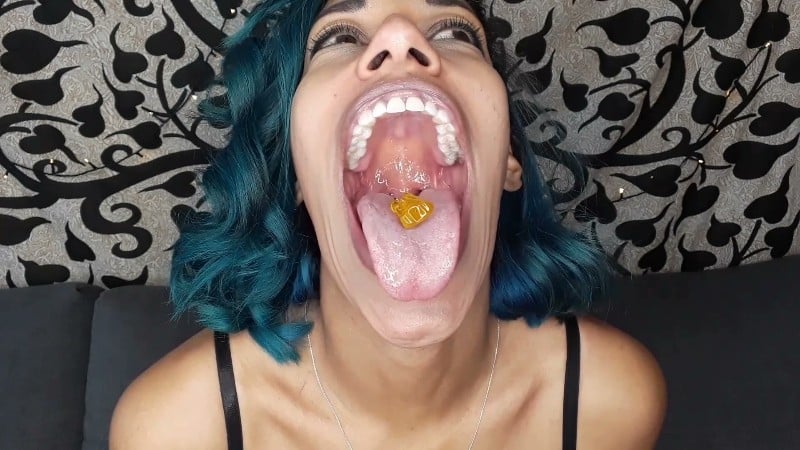 tiny-gummy-snacks-vore 1