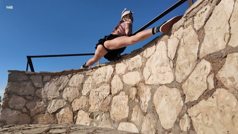 Watch4Beauty 26/01/12 Irene Rouse Sexy In A Cap Backstage FullHD 2