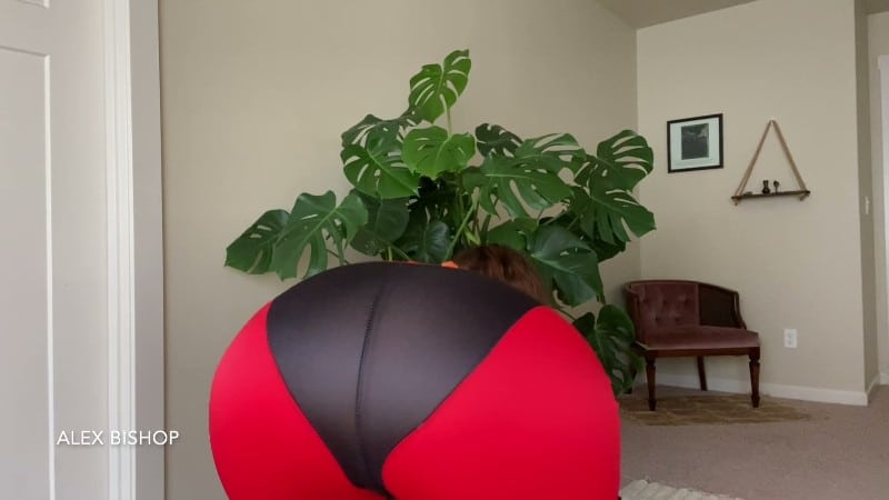 Alex Bishop - Feeding Mrs Incredible 3