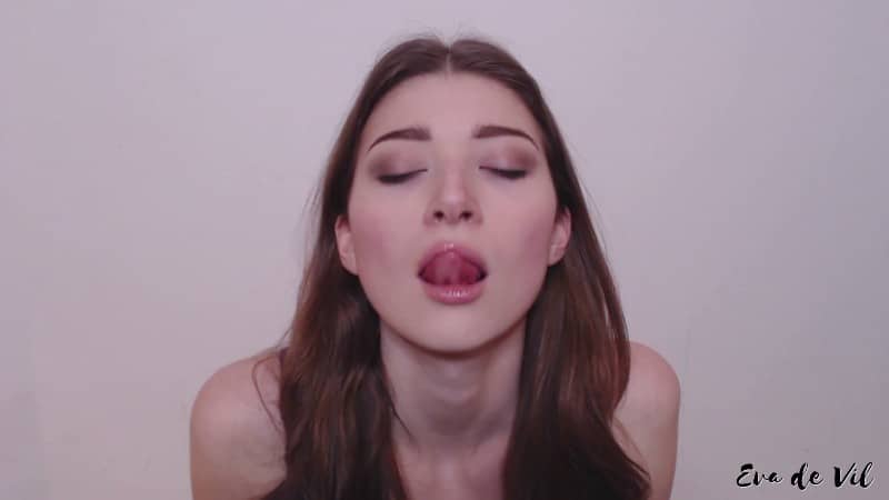 Eva de Vil - Glossy Lip Worship JOI 5