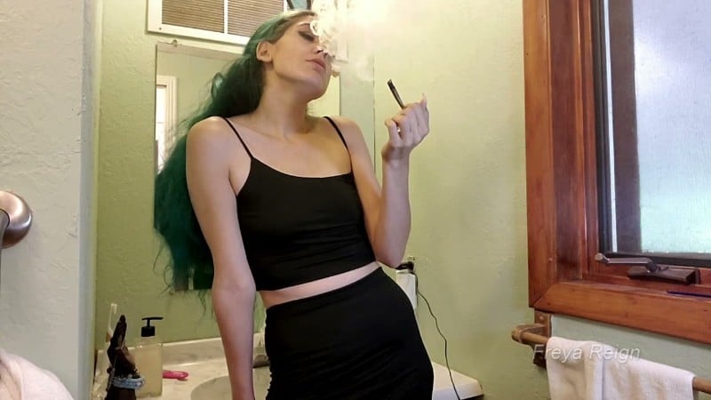 Freya Reign - PreviewParty Girl Uses You As anAshtray 3