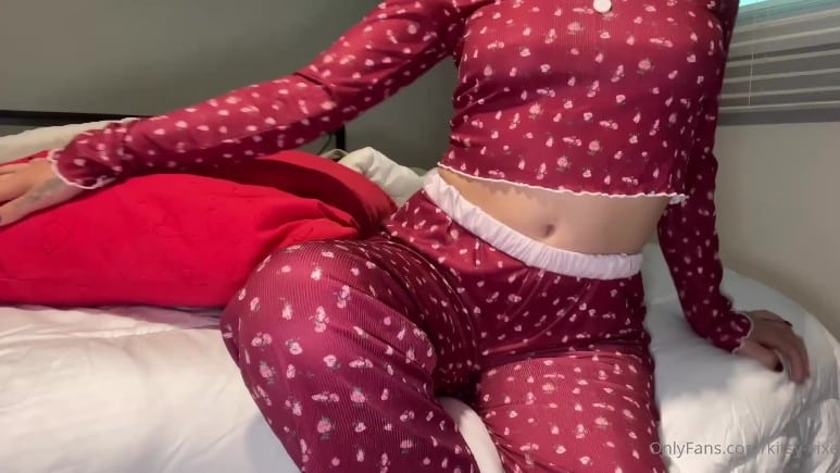 Goddess Kitsy - I Cant Believe I Just Let Out A Huge Fart Right In Front Of You 2