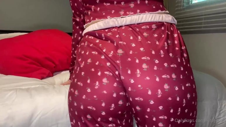 Goddess Kitsy - I Cant Believe I Just Let Out A Huge Fart Right In Front Of You 1