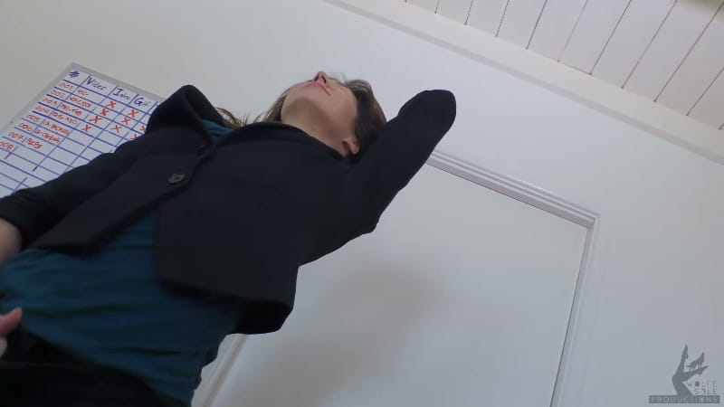 Goddess Wolfe - A Load To The Eye On Your First Day Of Work 4