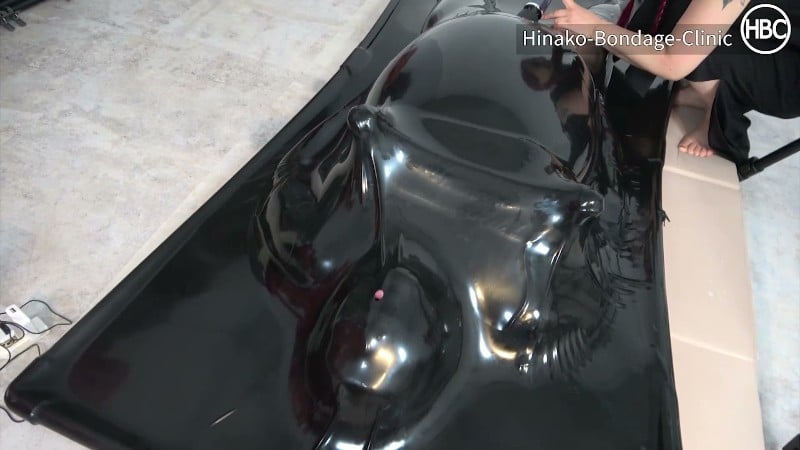 Hinako House of Bondage - Nipple Play in the Latex Vacuum Bed 3