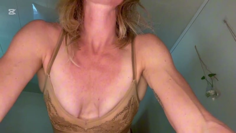 JodisLips - M O M fulfilling my spitting fantasies 4