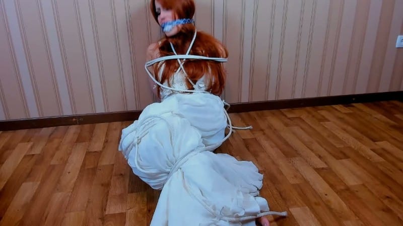 JuliaCrown - Hand-gagged Bride in trouble 2