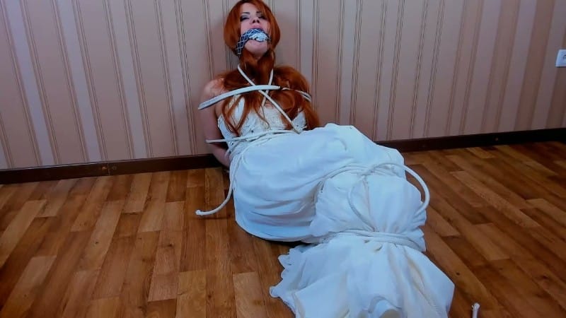 JuliaCrown - Hand-gagged Bride in trouble 5