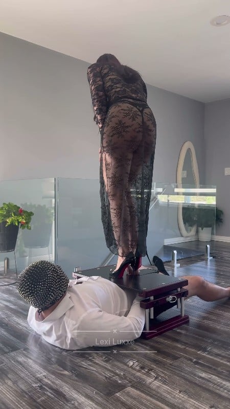 Lexi Luxxe - The Weight of My Power 2