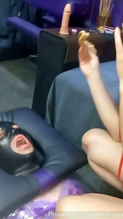 Madame Agatha - This Little Pig Was Hungry So We Started Feeding It Spitting 3