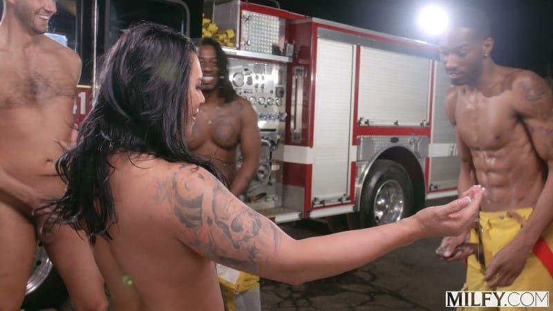 Milfy 25/05/21 Eva Angelina Yes Chief FullHD 2