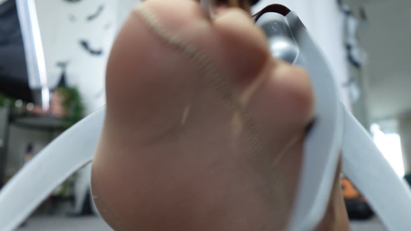 MissesDiscreets - Freddie makes you submit 4