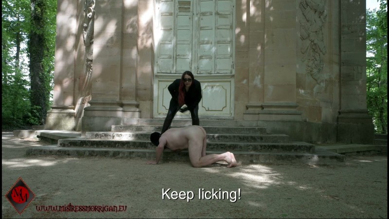 Mistress Morrigan - HUMILIATION IN THE PALACE GARDENS 2