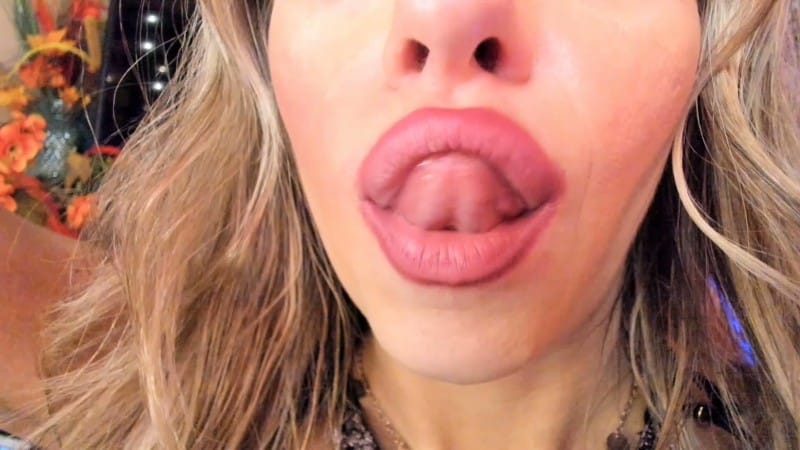 Petite Mercy - Manic Mauve Lipstick Lip Licking 2