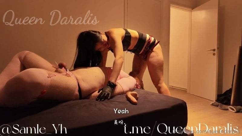 Queen Daralis - Strapon and facefucking 4