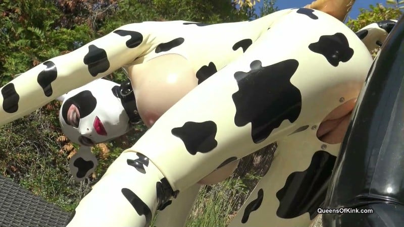 Queens of Kink - Latex cow inspected and fucked stage 2 - Fetish Liza and Natalie Goth TV 3