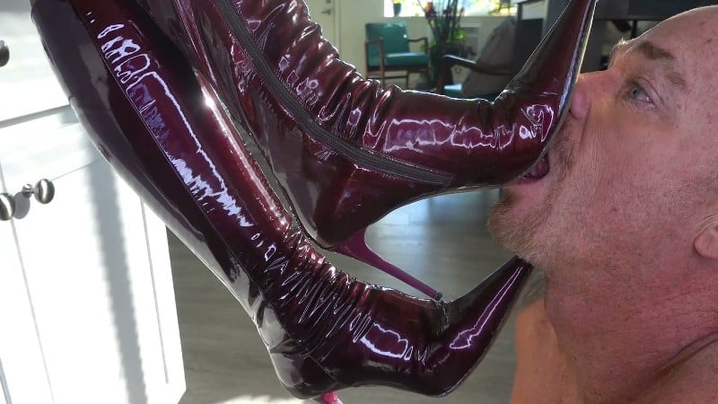 World Goddess - Goddess Zephy s Personal Boot Cleaner 4