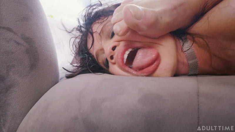 AdultTime 26/02/19 Yhivi FullHD 4