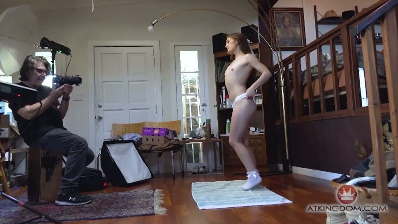 ATKGalleria 26/02/11 Juniper Ren BTS FullHD 5