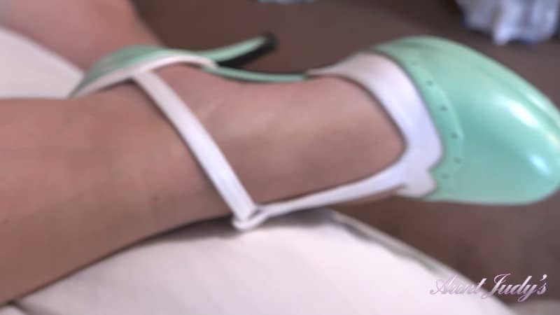 AuntJudys 26/02/06 Ruby Roselips FullHD 4