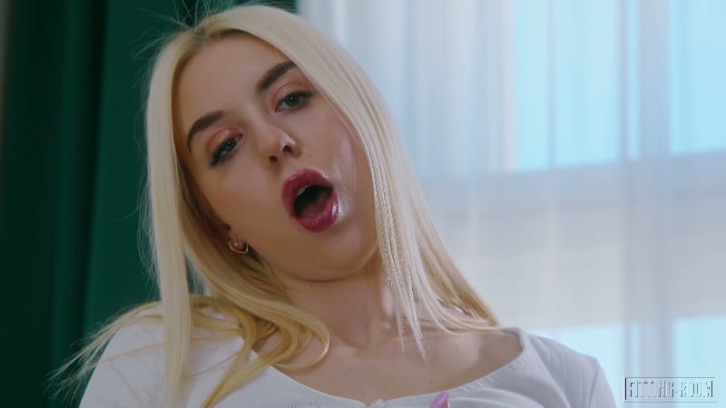 Fitting-Room 26/01/26 Carolyne Marian Fetishouse 4k 1