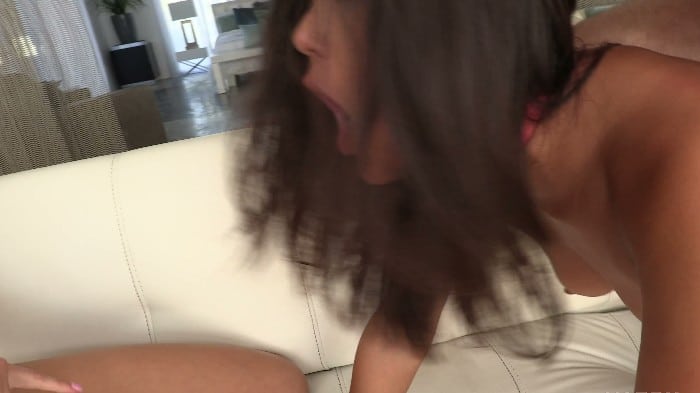 [HardX] Emily Willis And Kendra Spade - We Like To Share [2019-10-08][2160p] 3