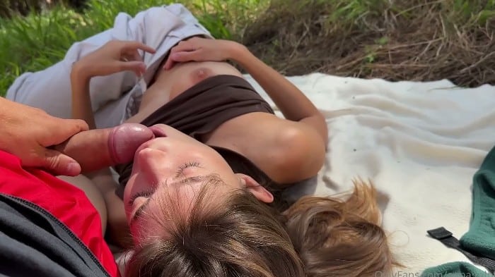 [OnlyFans.Com] Anna Ralphs - Nature Blowjob 02.01.2026. [1080p] 4