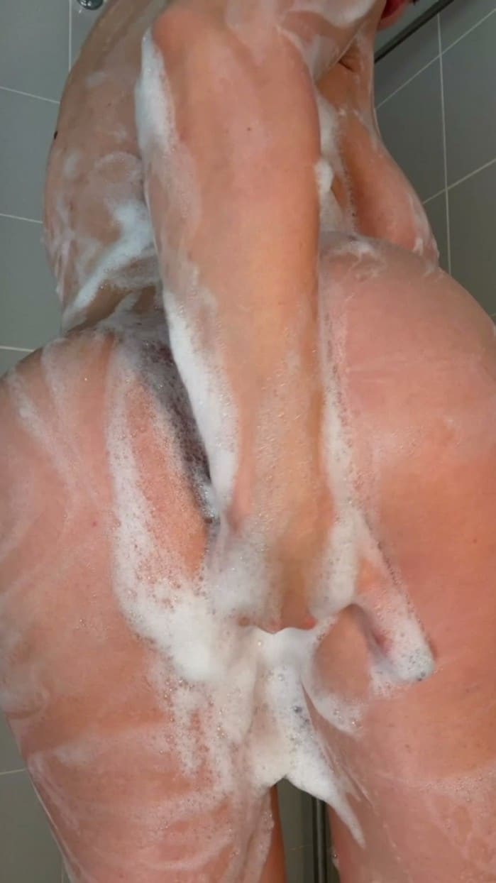 [Onlyfans] Louisa Khovanski - Naked In Shower (2025) [1080x1920] 3