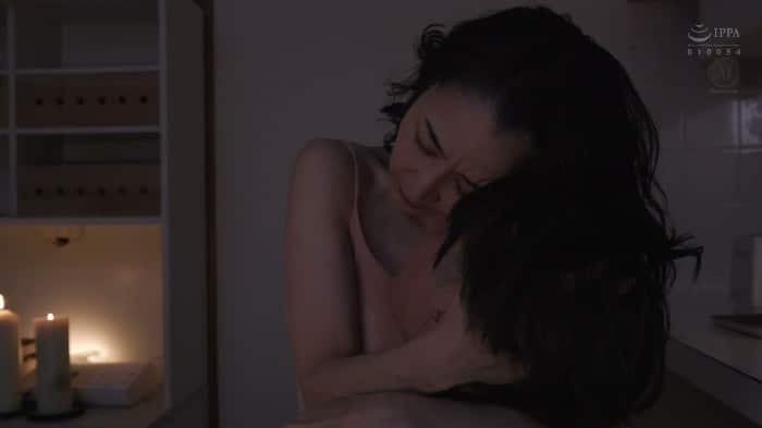 Roe-222 - Mother's Wet And Transparent Body Just The Two Of Us Under The Same Roof A Night Of Torrential Rain Mother And Son Wet Incest Reiko Seo 3