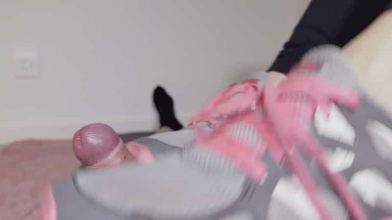 shoejobparadise - Shoejob with WET Nike Free sneakers and a LOT of water 4