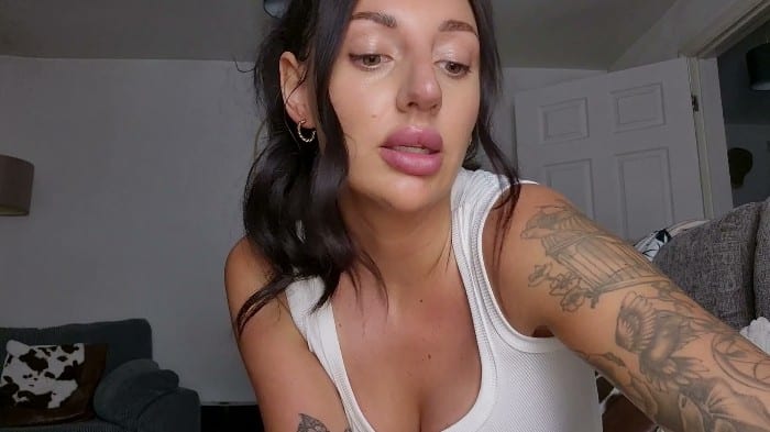 Tattooed Temptress - Accidental Dick Pic To Step-Mommy 5