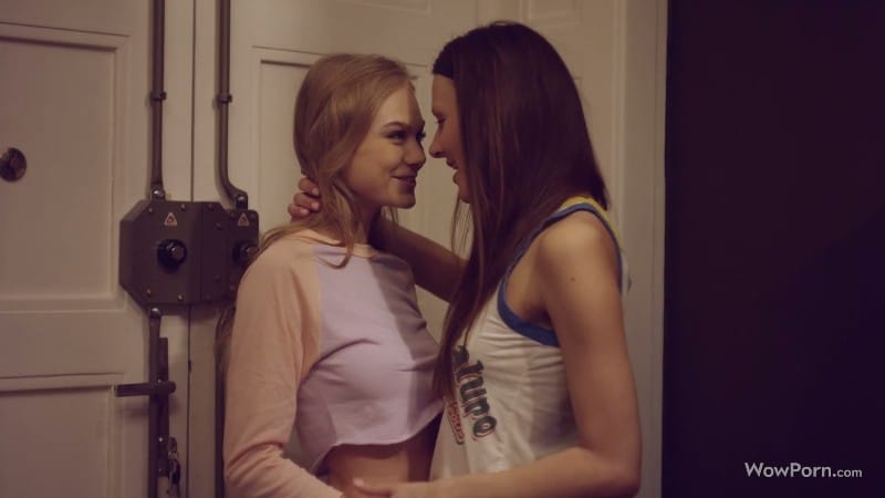 WowPorn 19 10 05 Nancy A Kira And Anna Swix Experiments With New Love FullHD 2