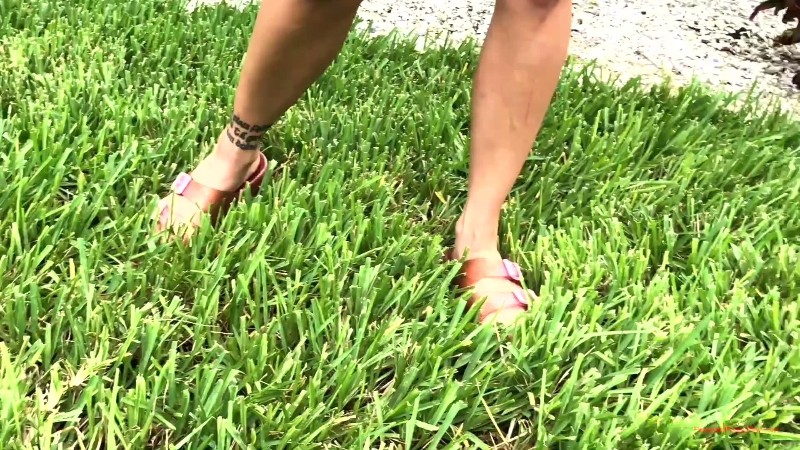 Femdom Puppy Play - Mommy Sunshine Potty Trains Her Boy Outside 1