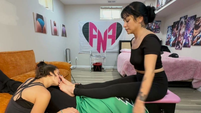 Fetish Nature Films - Soak My Feet While I Soak His Face - SushII Xhyvette 3