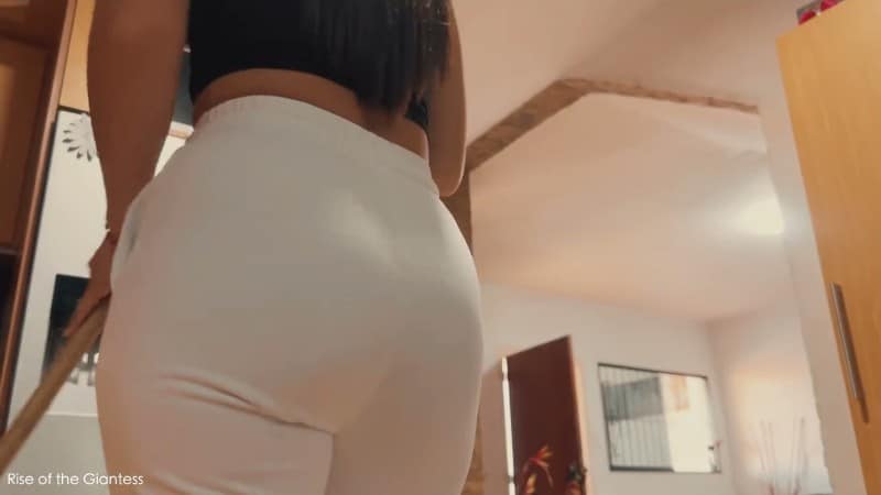 Rise of the Giantess - Missing Party Guests 4k (Isabella Giganta) 4
